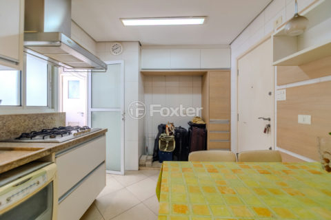 Image 31 - 1039257