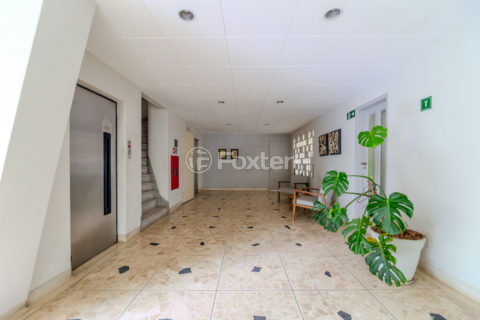 Image 38 - 1039257