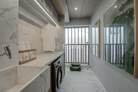 Image 35 - 1039266