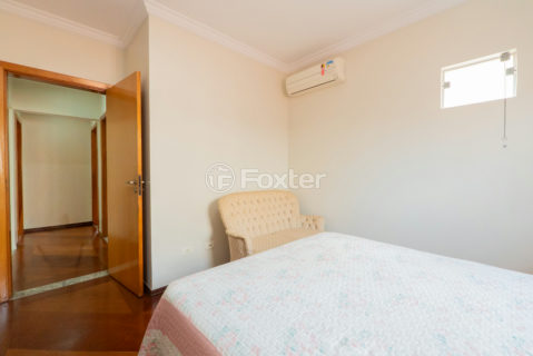 Image 40 - 1039271