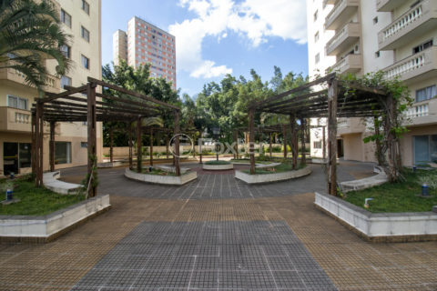 Image 29 - 1039275