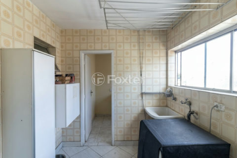Image 11 - 1039275