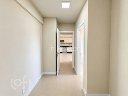 Image 30 - 1039304