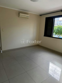Image 20 - 1039355