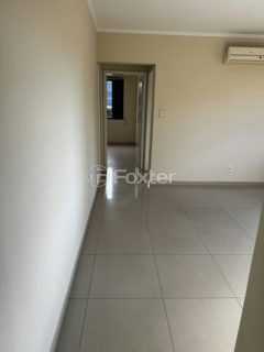 Image 10 - 1039355