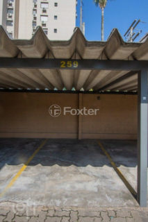 Image 30 - 1039391