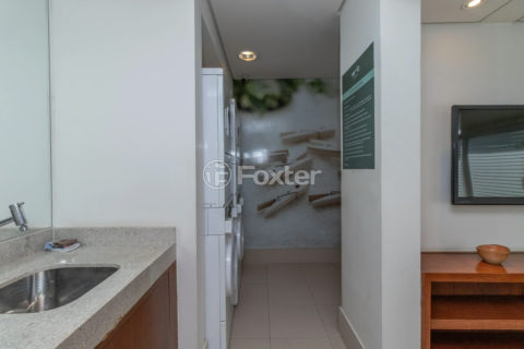 Image 71 - 1039405