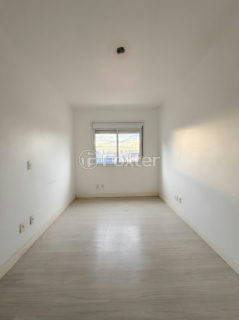 Image 4 - 1039473
