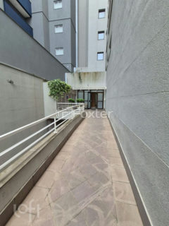 Image 28 - 1039474