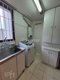 Image 11 - 1039474