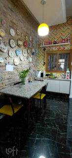 Image 31 - 1039495