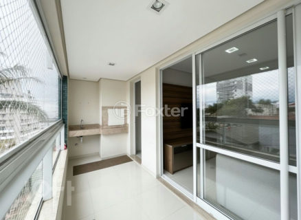 Image 5 - 1039593