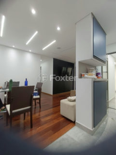 Image 23 - 1039595