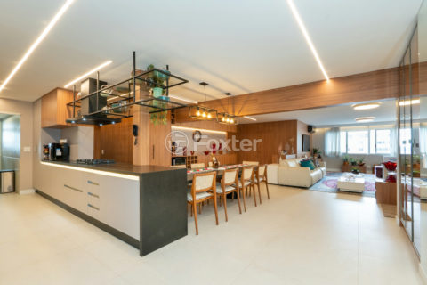 Image 12 - 1039600