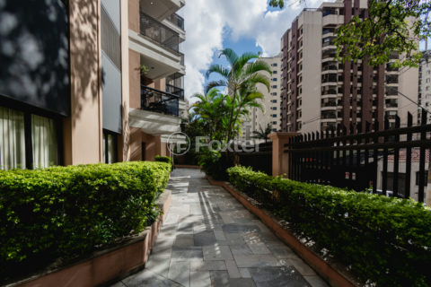 Image 31 - 1039603