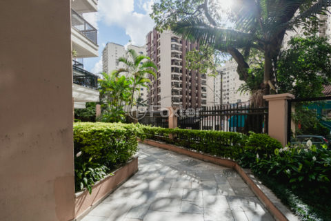 Image 28 - 1039603
