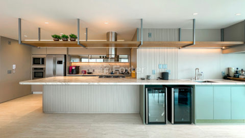 Image 10 - 1039626
