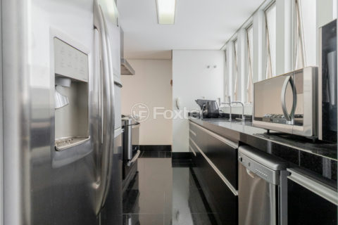 Image 9 - 1039636