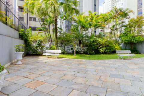 Image 33 - 1039636