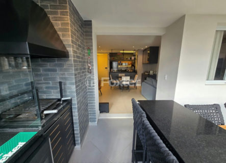 Image 12 - 1039675
