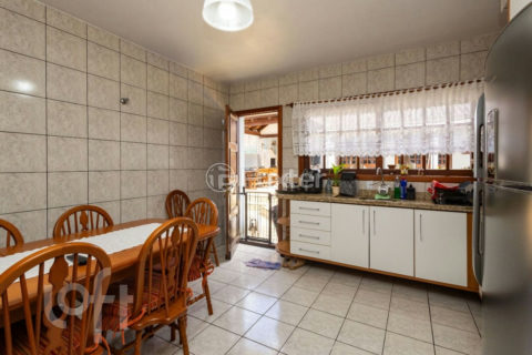 Image 23 - 1039696