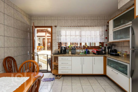 Image 22 - 1039696