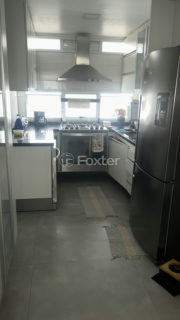 Image 3 - 1039712