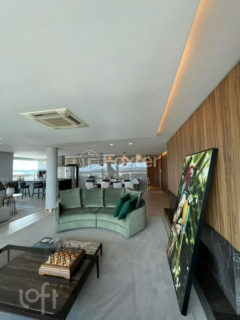 Image 21 - 1039757