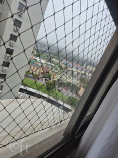 Image 7 - 1039799