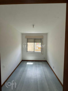 Image 7 - 1039875