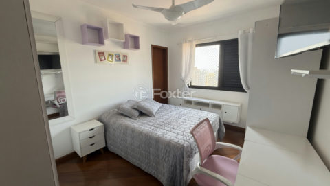 Image 8 - 1039888