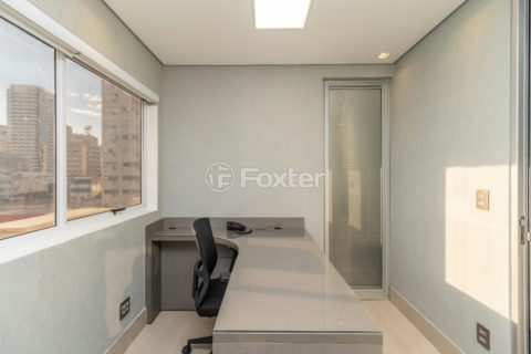 Image 37 - 1039900