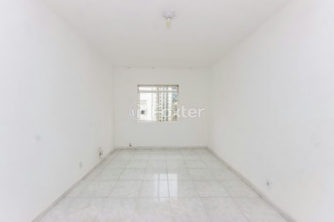 Image 20 - 1039904