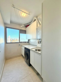 Image 28 - 1039906