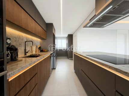 Image 33 - 1039915