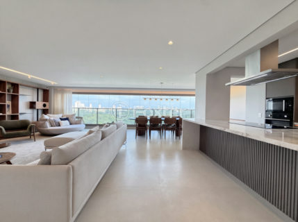 Image 21 - 1039915