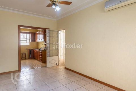Image 30 - 1040009