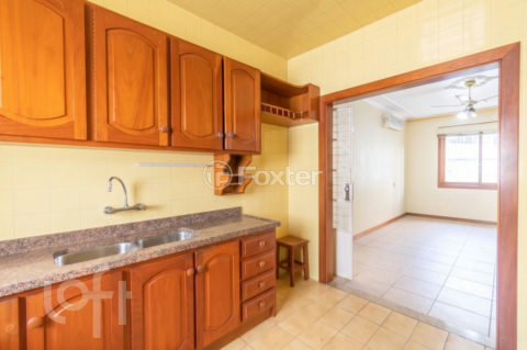 Image 20 - 1040009