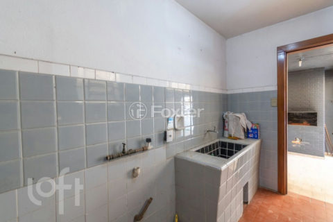 Image 34 - 1040009