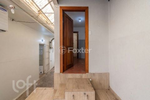 Image 33 - 1040009