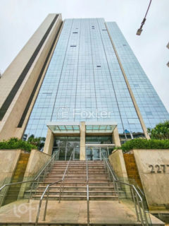 Image 30 - 1040016