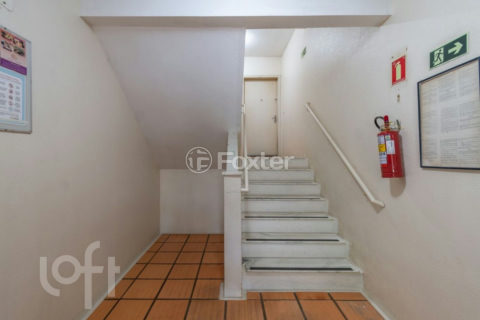 Image 17 - 1040034