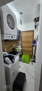Image 33 - 1040147