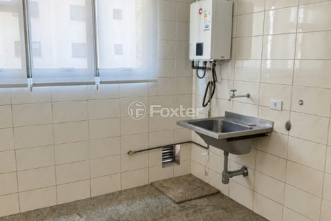 Image 32 - 1040237