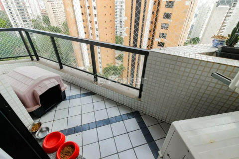 Image 42 - 1040239