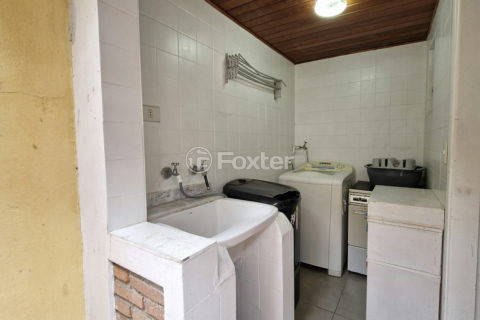 Image 39 - 1040246