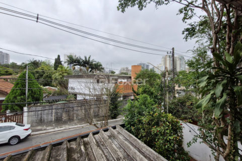 Image 24 - 1040246