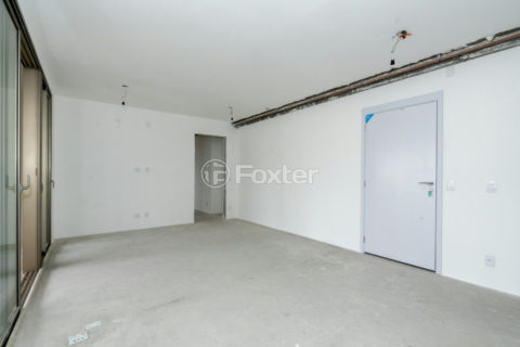 Image 7 - 1040248