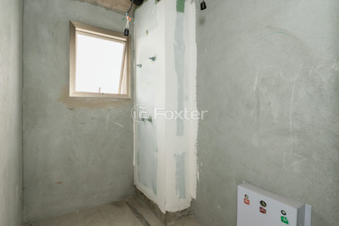Image 25 - 1040248