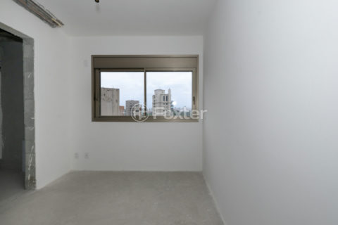 Image 9 - 1040248